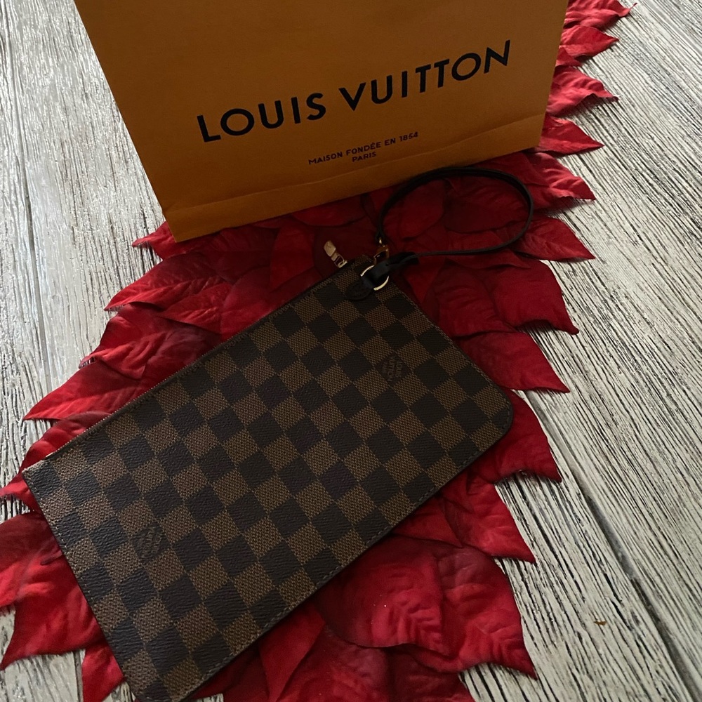 * Authentic *  Louis Vuitton Clutch